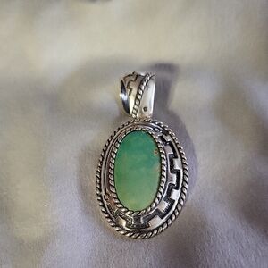 Carolyn Pollack Elegant Silver and Green Pendant.